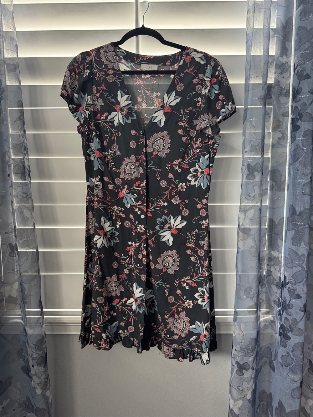 NWOT LOFT DARK GRAY‎ Mini Dress with Pink & Blue Floral Print